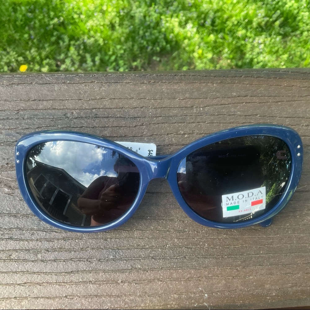 🌞 Blue M.O.D.A. Sunglasses 🌞